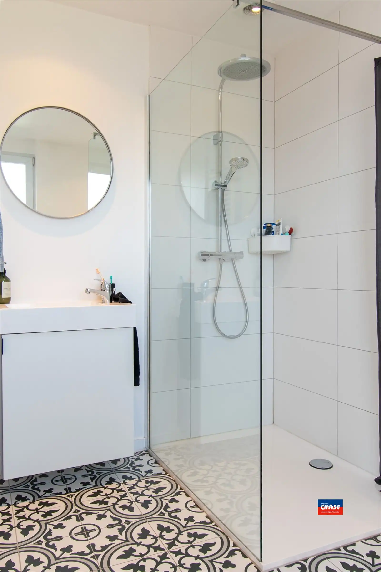 Authentieke woning met zes slaapkamers en tuin met toegang naar de steenbakkerij foto 23