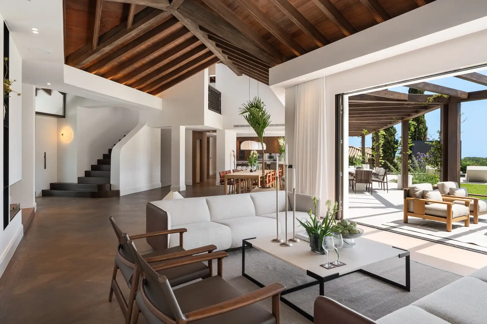 Architecturale topvilla met wellness en zeezicht in het exclusieve La Quinta foto 3