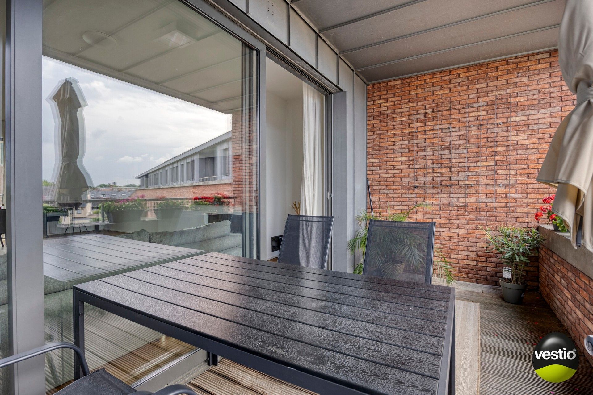 Luxueus dakappartement van 140 m² met 3 slaapkamers en 3 terrassen in hartje Hasselt. foto 9