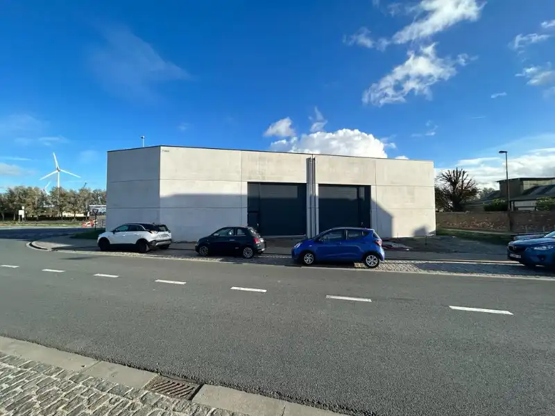 Recente KMO-unit van 246 m² op toplocatie nabij de R4 foto 2