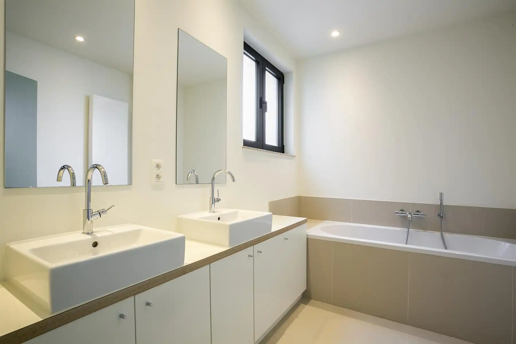 Luxueus afgewerkt appartement op zeer centrale ligging. foto 32