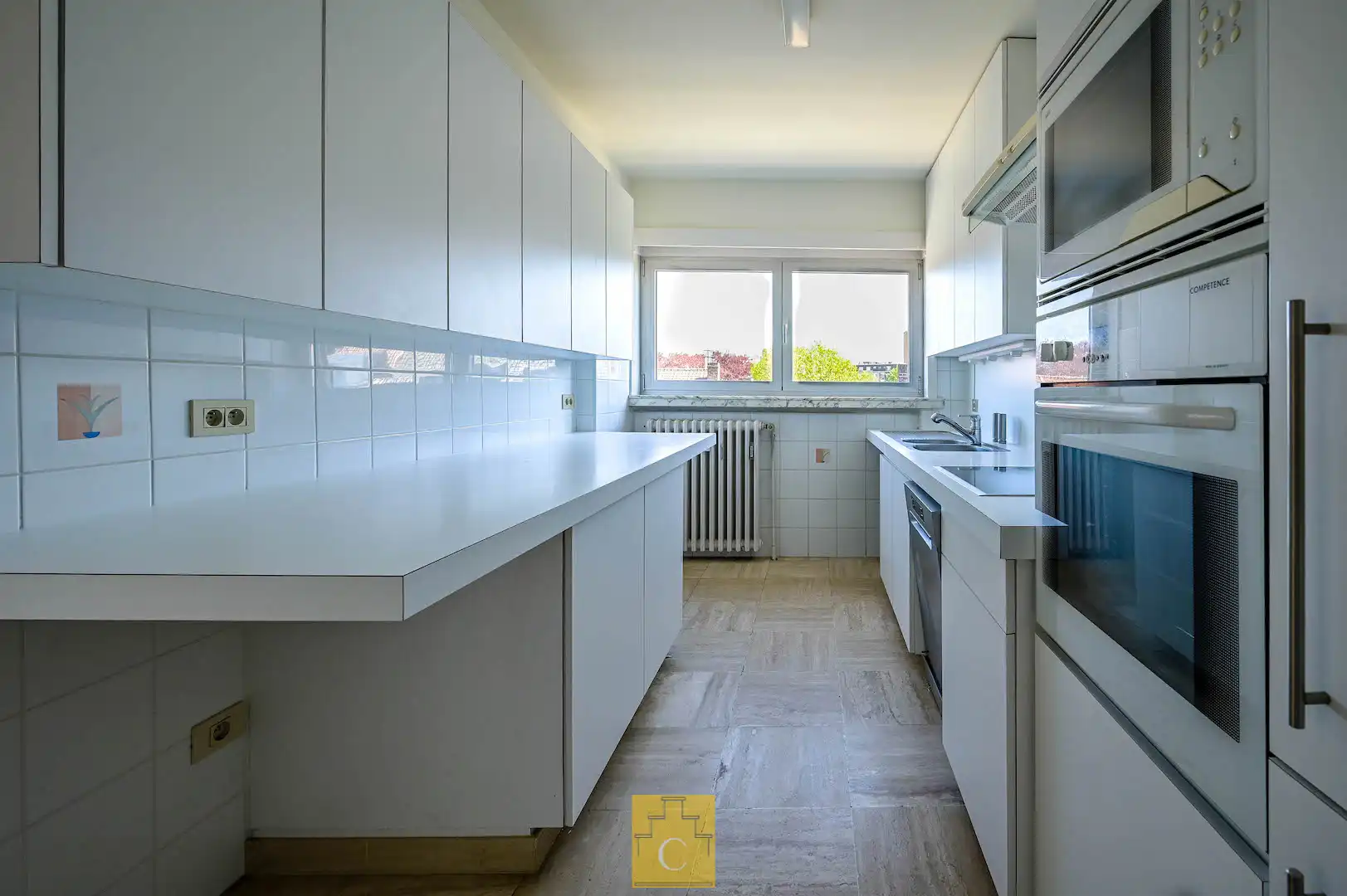 Ruim hoekappartement (155 m2) te Sint-Andries, 3 slaapkamer, terras , lift en garagebox foto 10