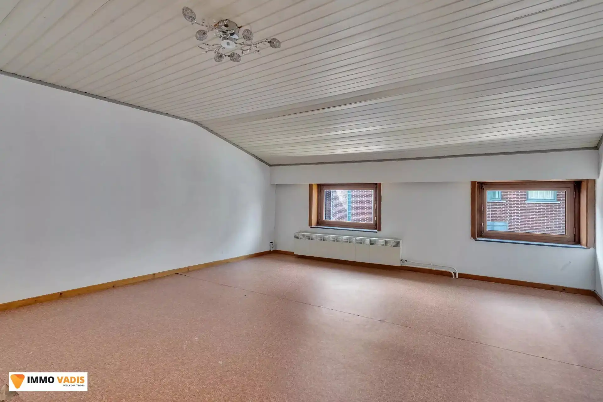 Authentiek herenhuis met karakter, klaar voor een stijlvolle renovatie. foto 13