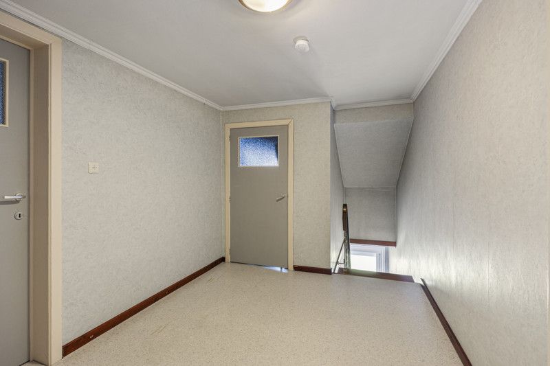 Ruime woning met loods op een perceel van 14are foto 21