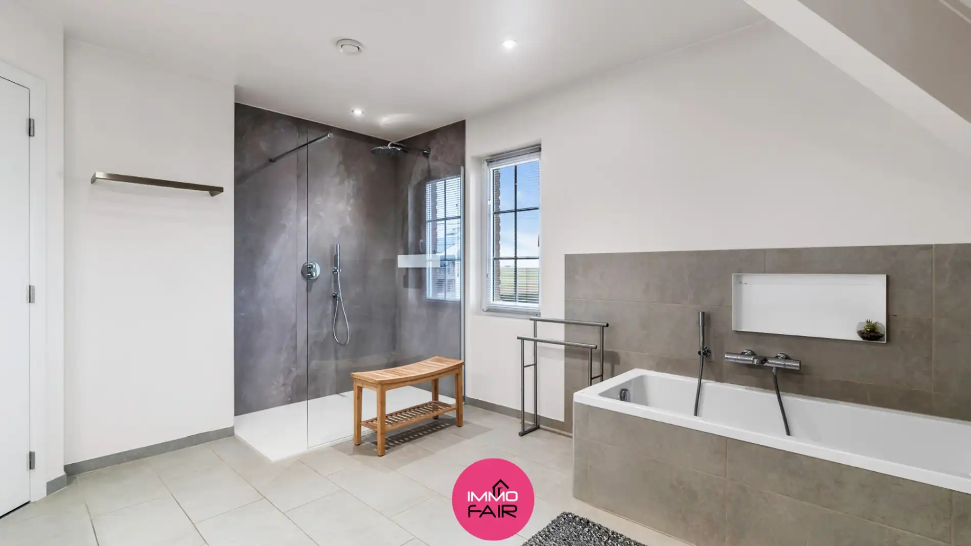 Vrijstaande woning op royaal perceel met panoramisch uitzicht, vlakbij Maastricht foto 19