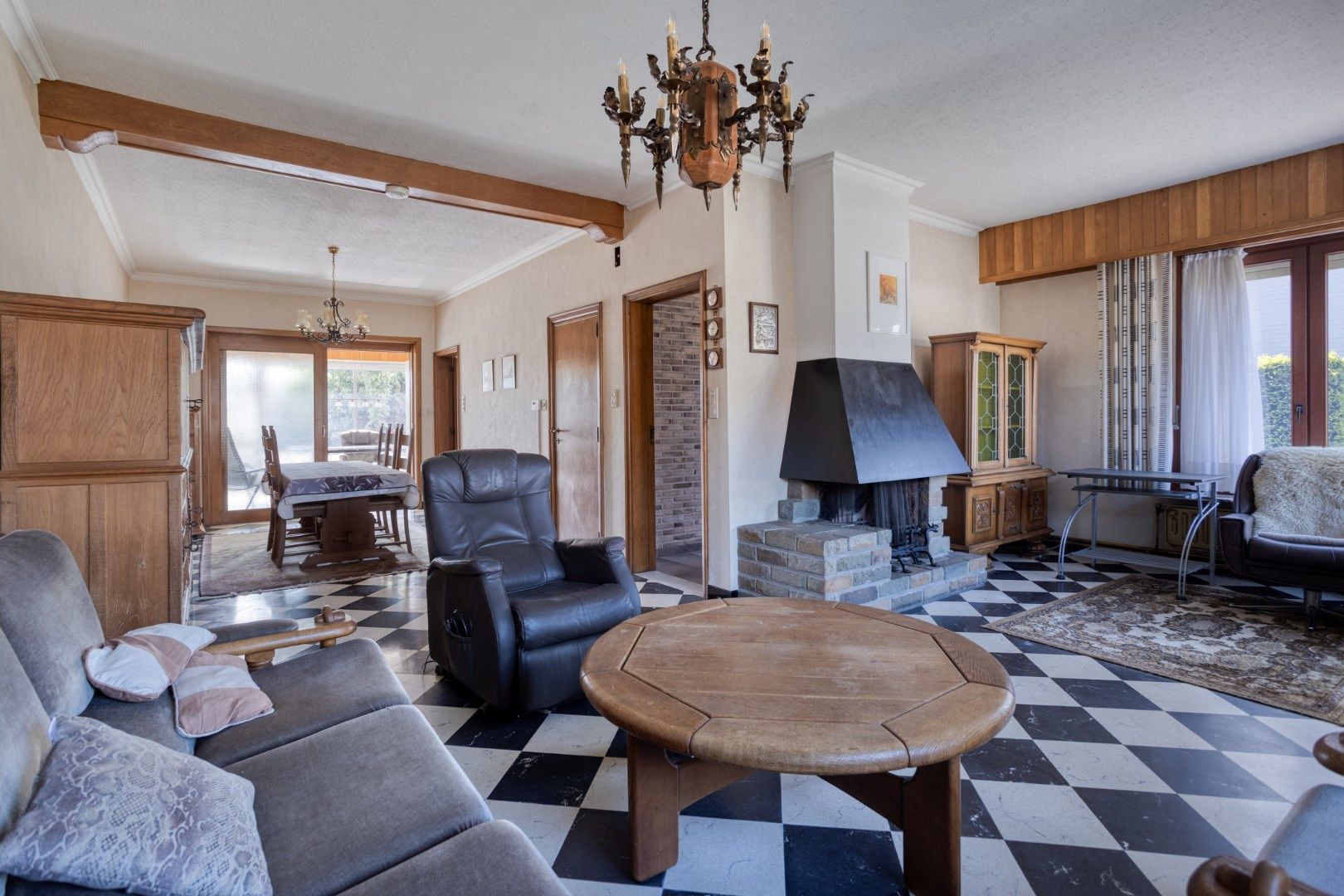 Woning met 4 slpks op een perceel van 670 m² te Millegem. foto 2