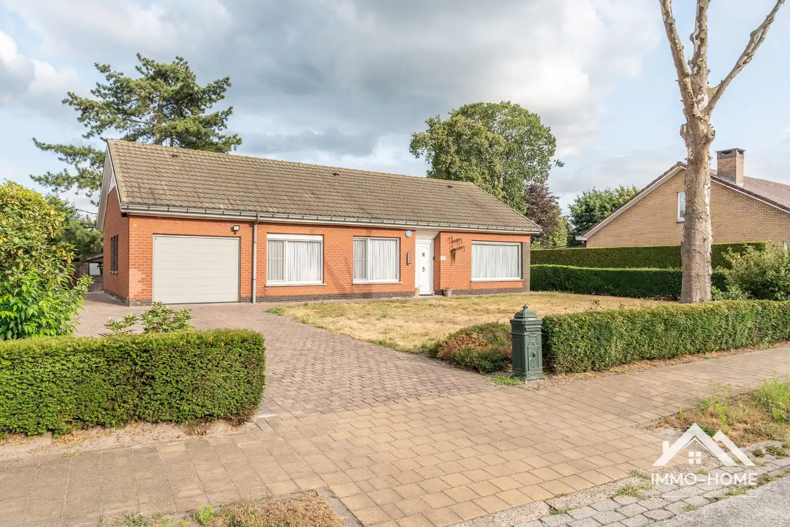 Vrijstaande bungalow met een ruime grond op een topligging!  foto 7