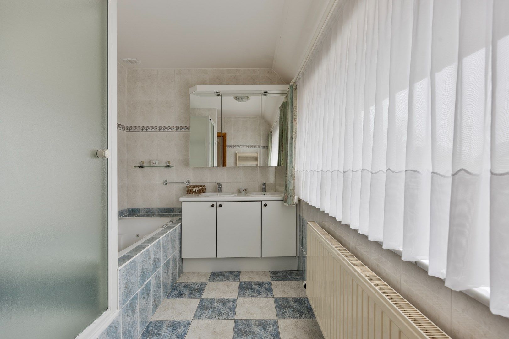 Prachtige woning met weide in Riemst-Vroenhoven foto 19