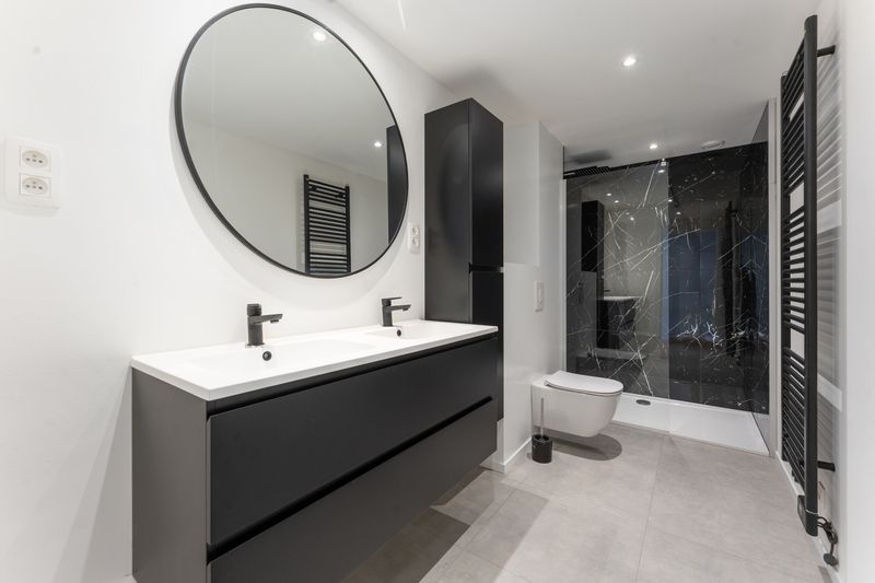 Rumbeke-'t Sterrebos. TWEEGEVEL-VILLA met hoogstaande afwerking, verfijnd interieur en ruime leefruimte. 3 slaapkamers en 2 badkamers. Exclusief mooi aanbod / uistekende ligging ! foto 14