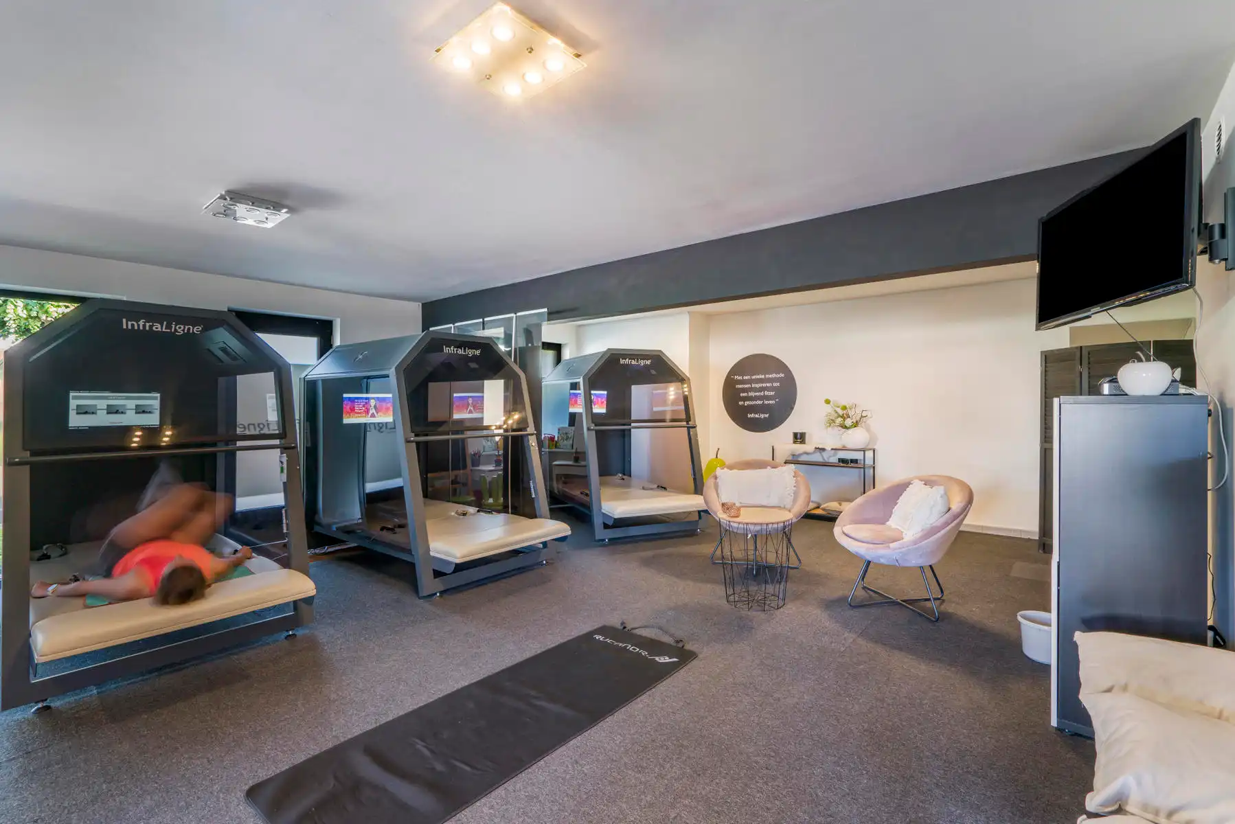 Uitstekend gelegen handelspand/hoekpand  met garage   foto 5