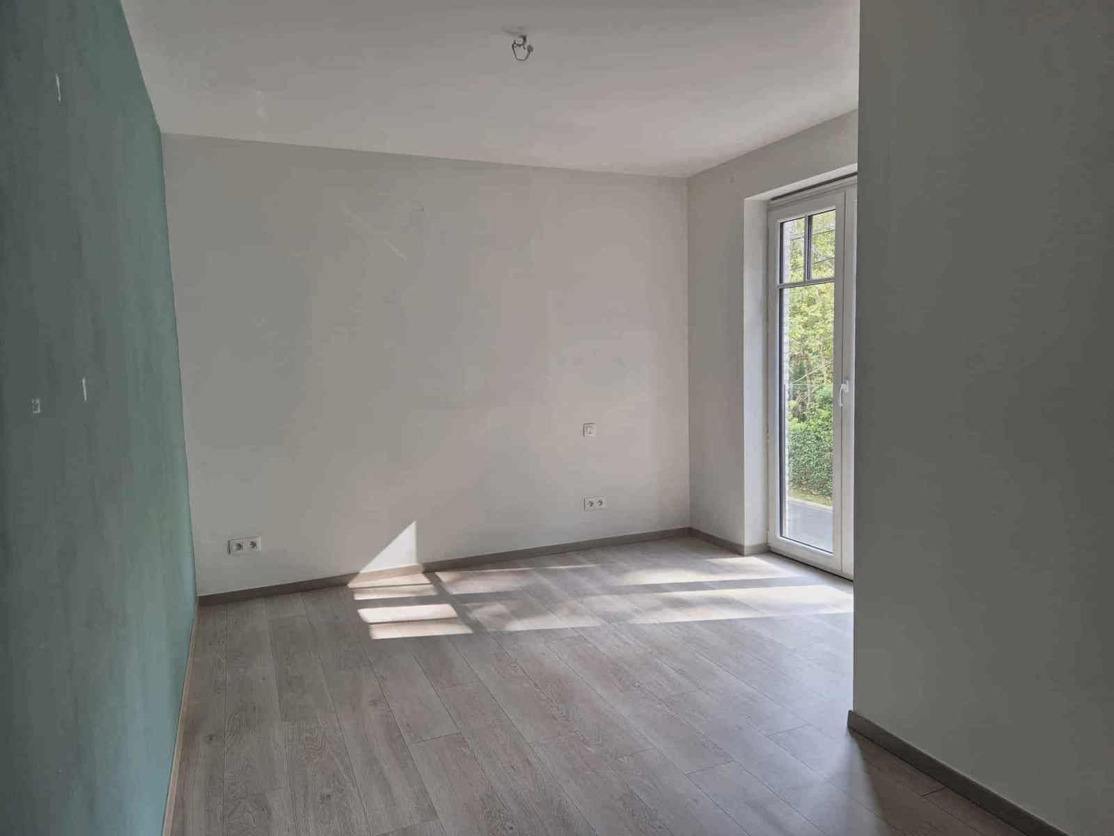 Eenslaapkamerappartement met garage en terras foto 6