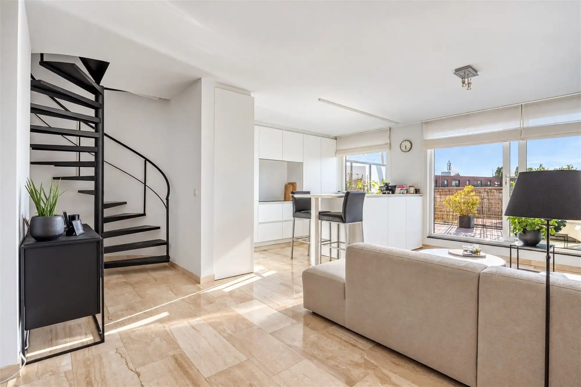 Fantastisch duplex appartement met 18m² terras in centrum foto 2
