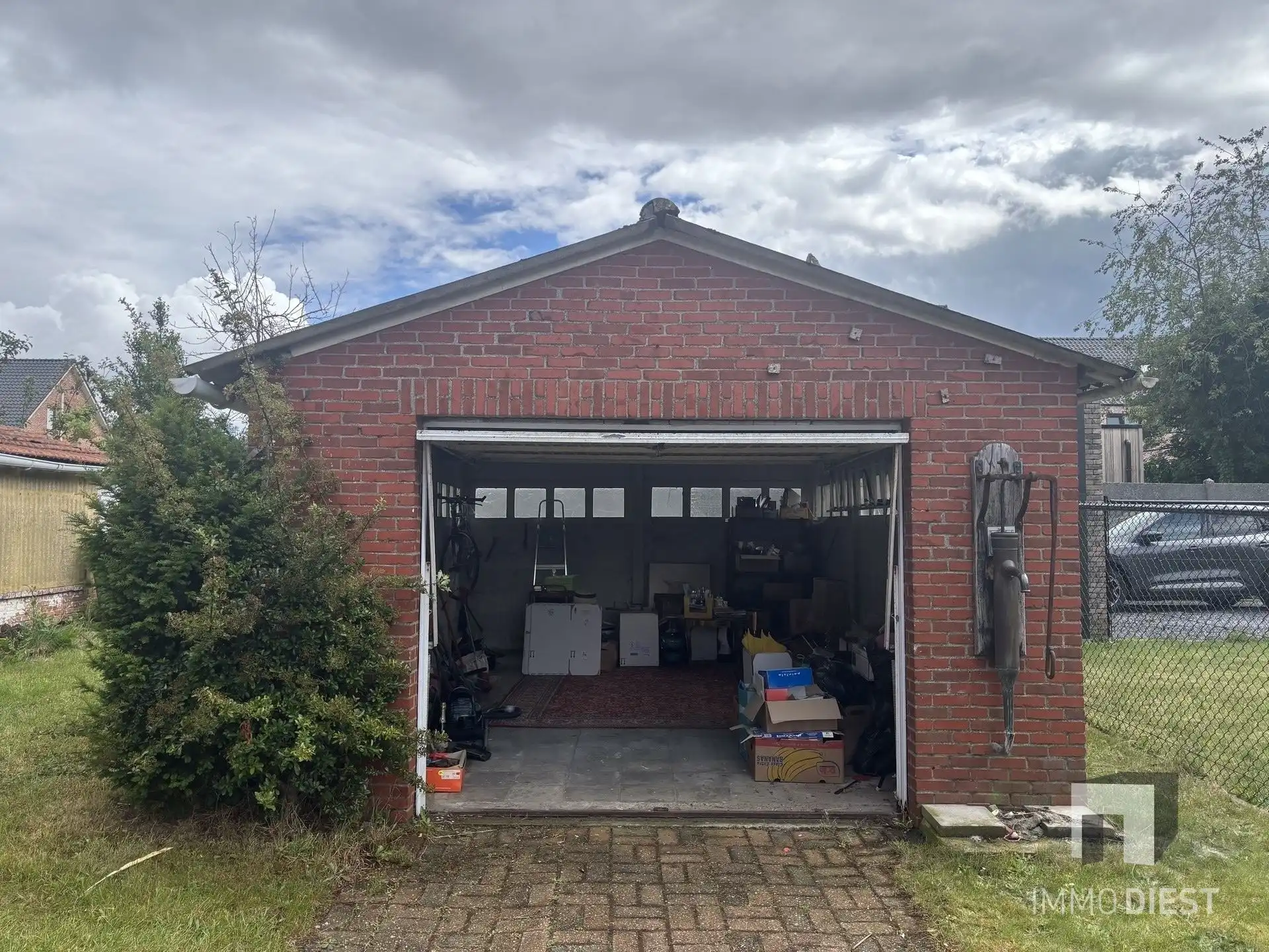 Ruime kluswoning met 3 slaapkamers, garage en tuin foto 35