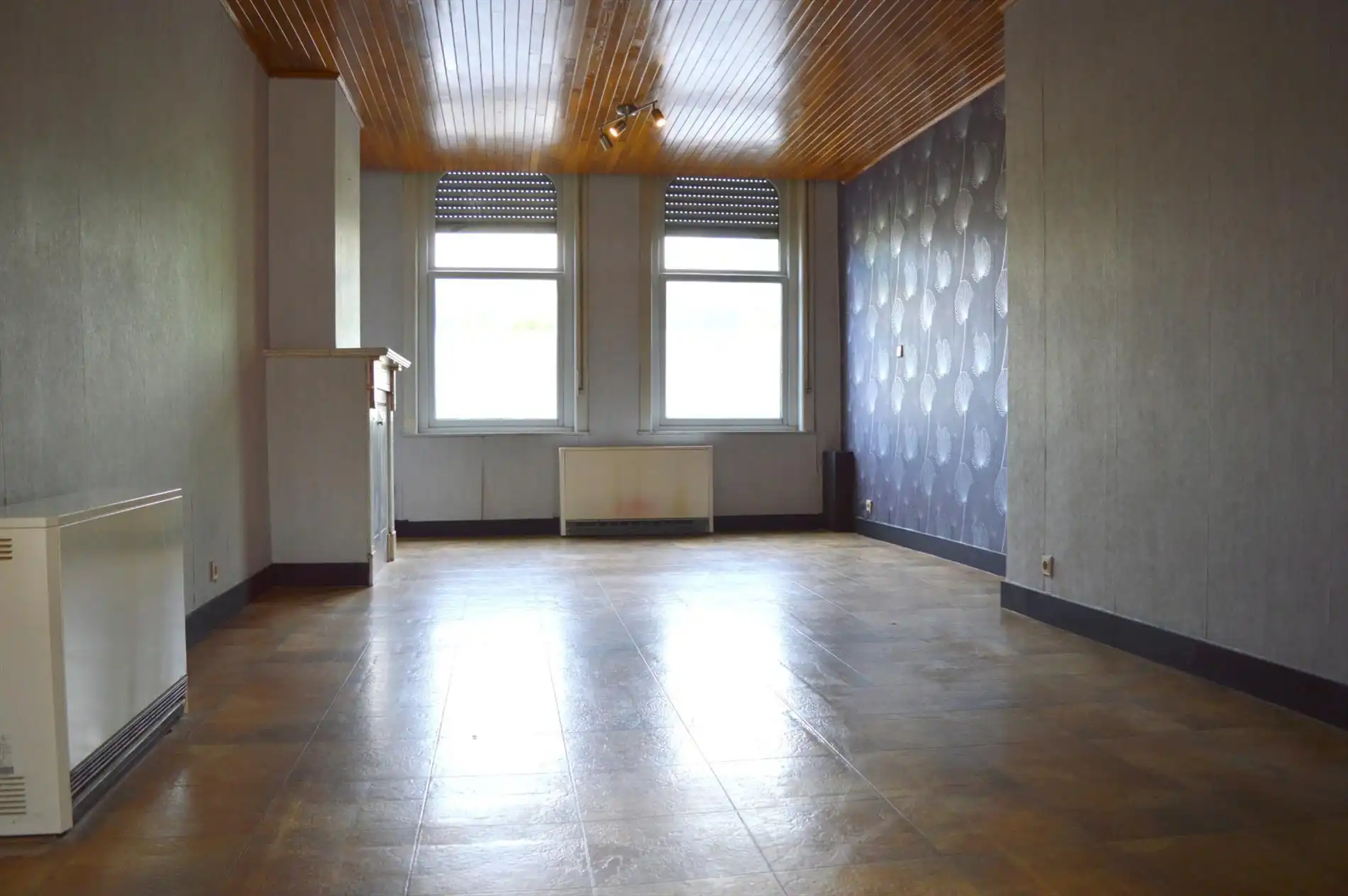 Te renoveren woning met 2 slaapkamers en tuin vlakbij te koop in Marke foto 2