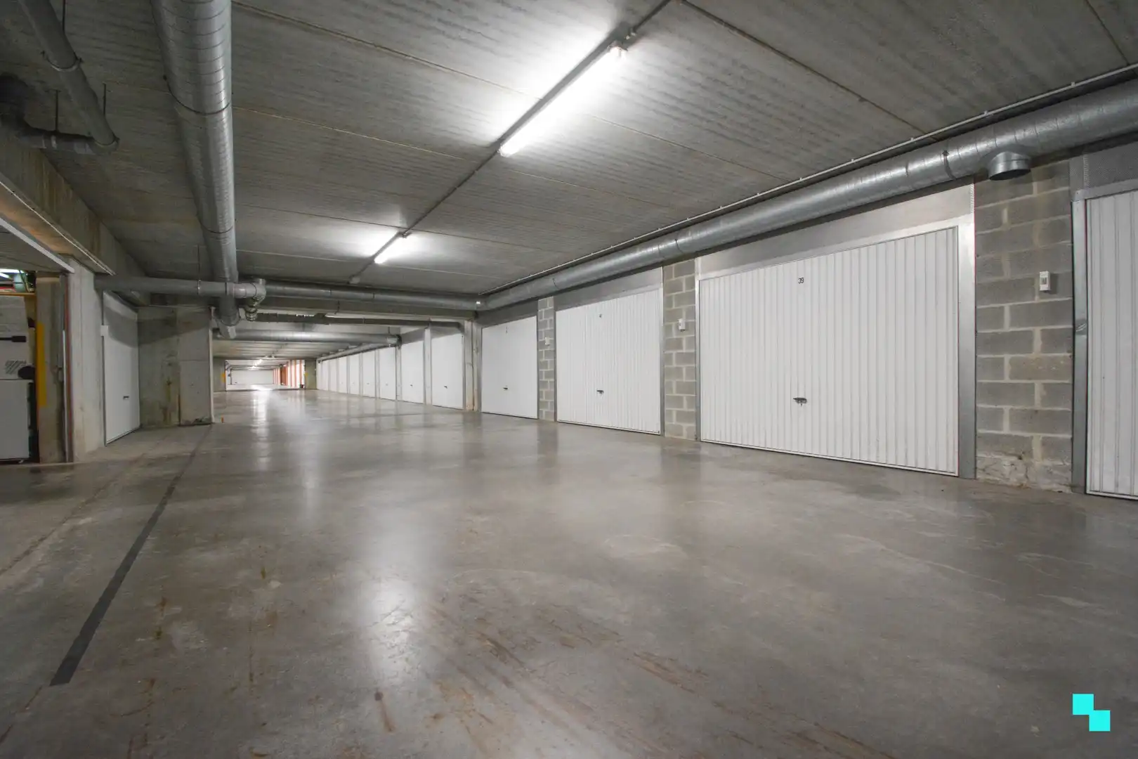 UItzonderlijk ruim appartement aan het water te Roeselare! foto 35