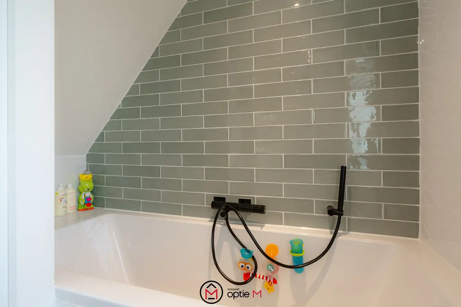 Moderne, energiezuinige woning met patio, zonnepanelen en hoogwaardige afwerking foto 24