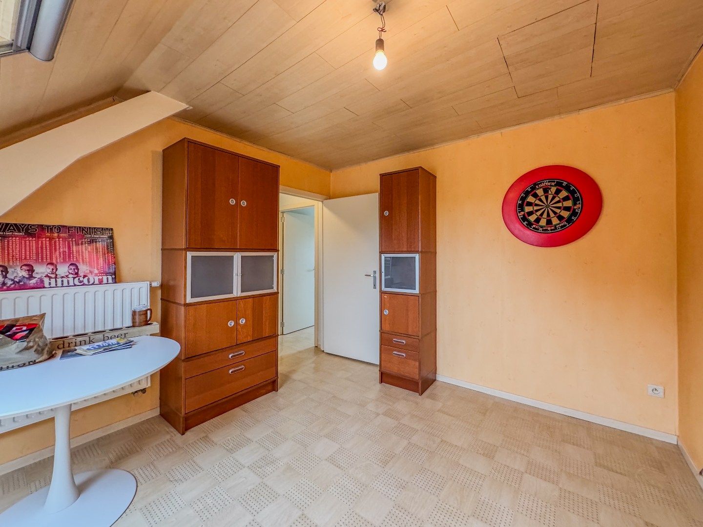 Prachtig gerenoveerde woning met 4 slaapkamers, dubbele carport en tuin. foto 22