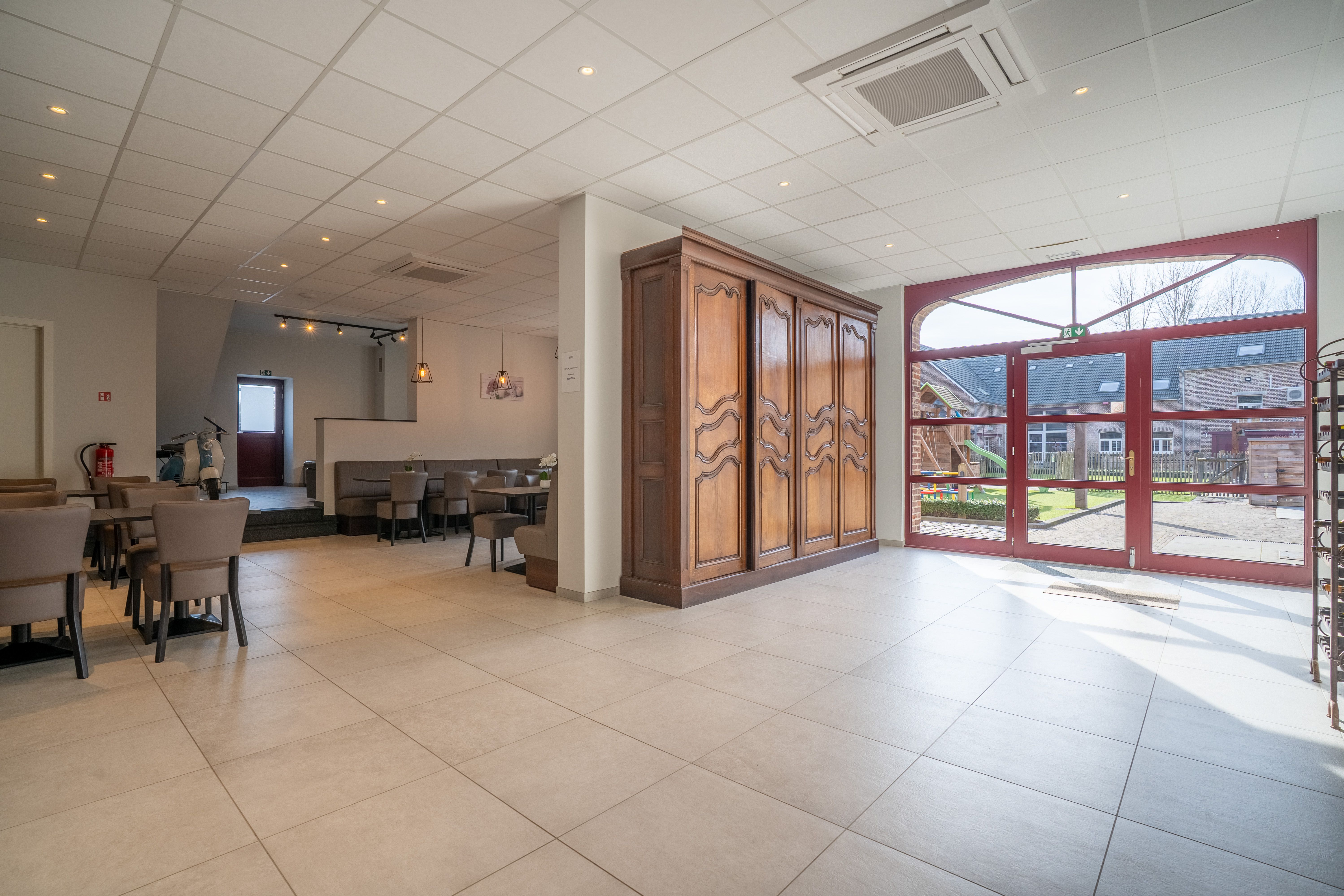 Prachtig gerenoveerde vierkantshoeve (B&B) met wellness te Heers foto 22