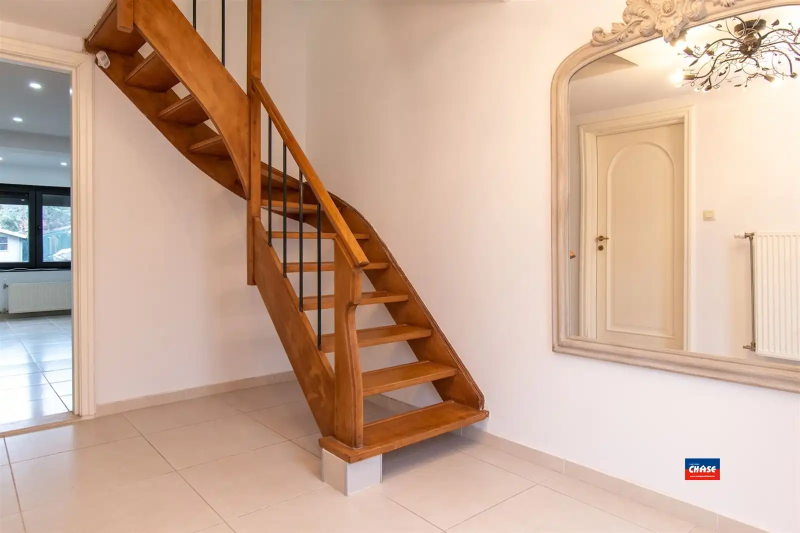 Ruime Bel-étage met 4 slpks  foto 2