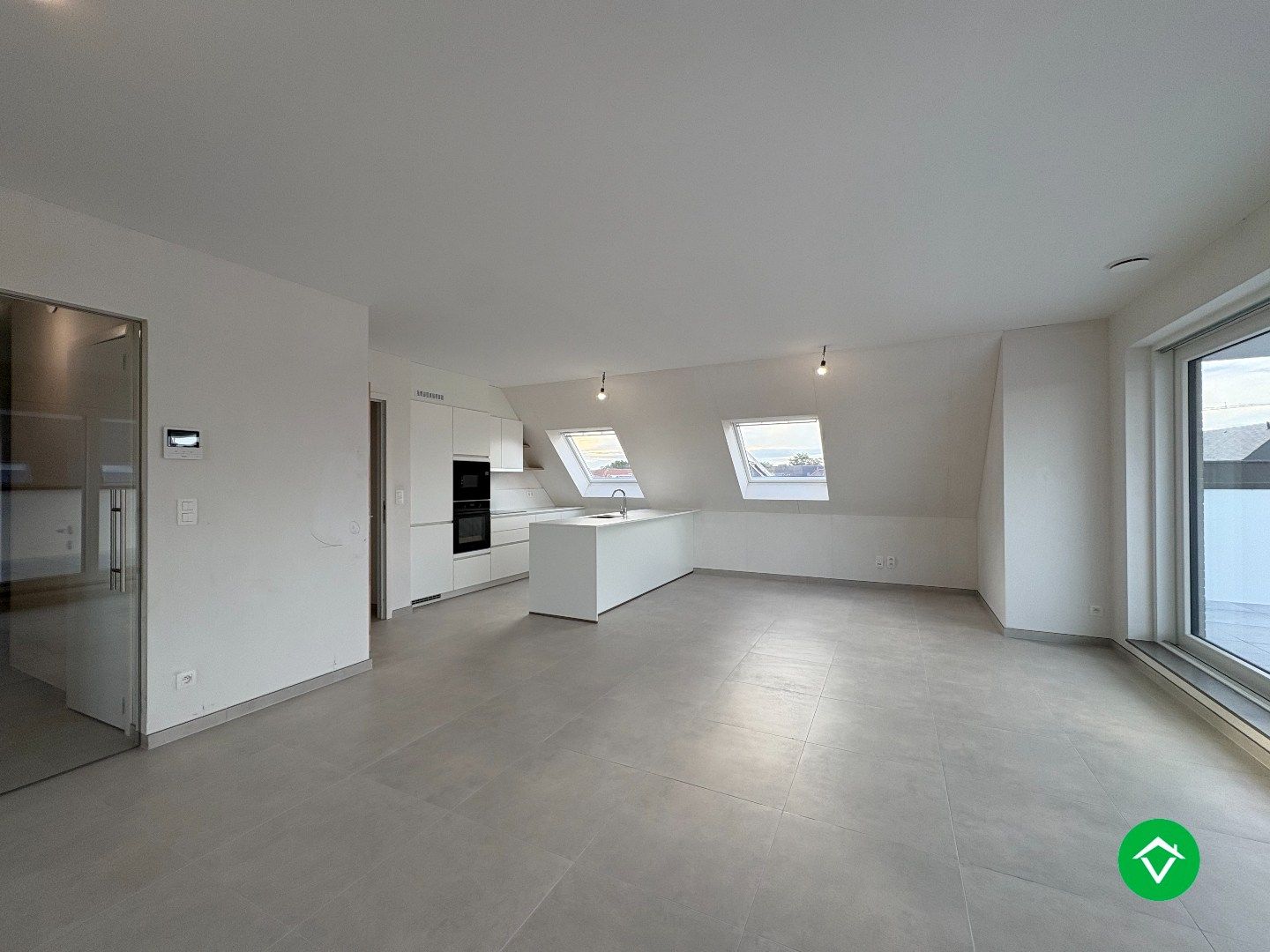 Nieuwbouwappartement met 2 slaapkamers en 1 terras in centrum Koekelare  foto {{pictureIndex}}