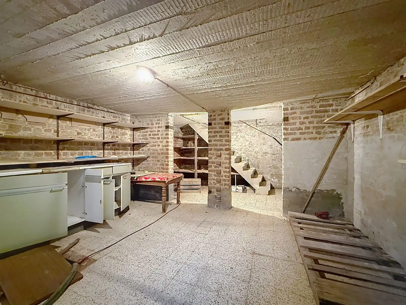 Te renoveren woning met 3 slpks en zolder, tuin, 12a 06ca foto 44