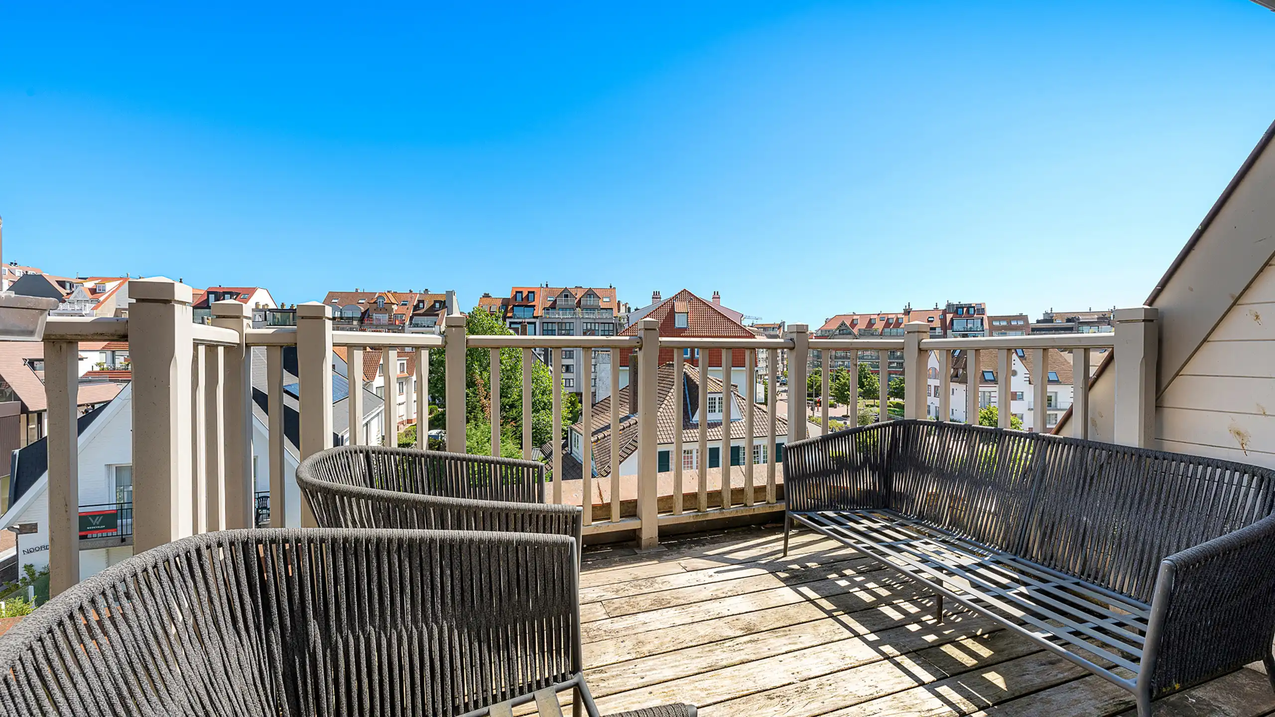 Luxueus duplexappartement met het woongevoel van een villa foto 20