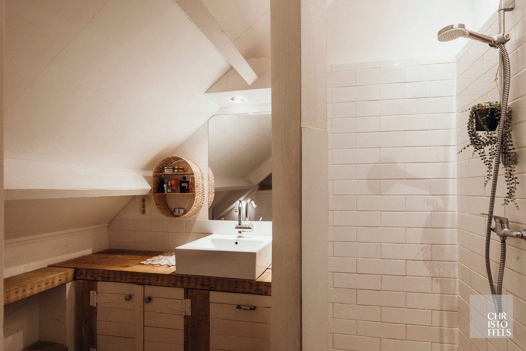 Gerenoveerde langgevel hoeve op een perceel van 1.060 m²!  foto 27