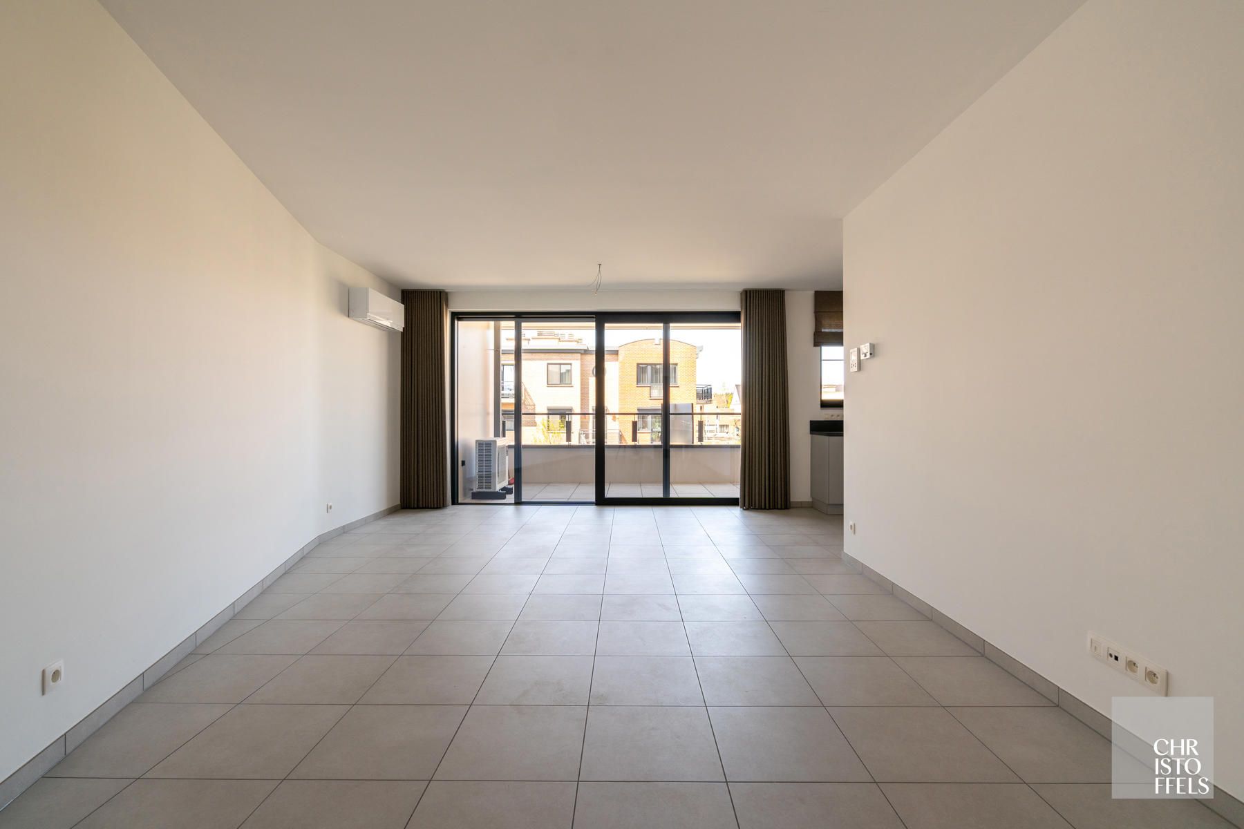 TE HUUR - Modern 1-slaapkamerappartement in het centrum van Zutendaal! foto 2