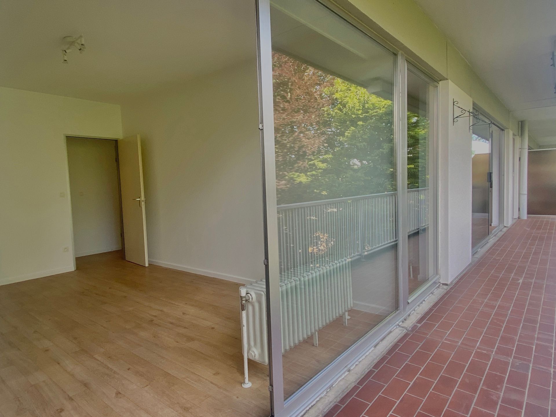 gerenoveerd app. met 2 slpks en terras in parkresidentie  foto 9