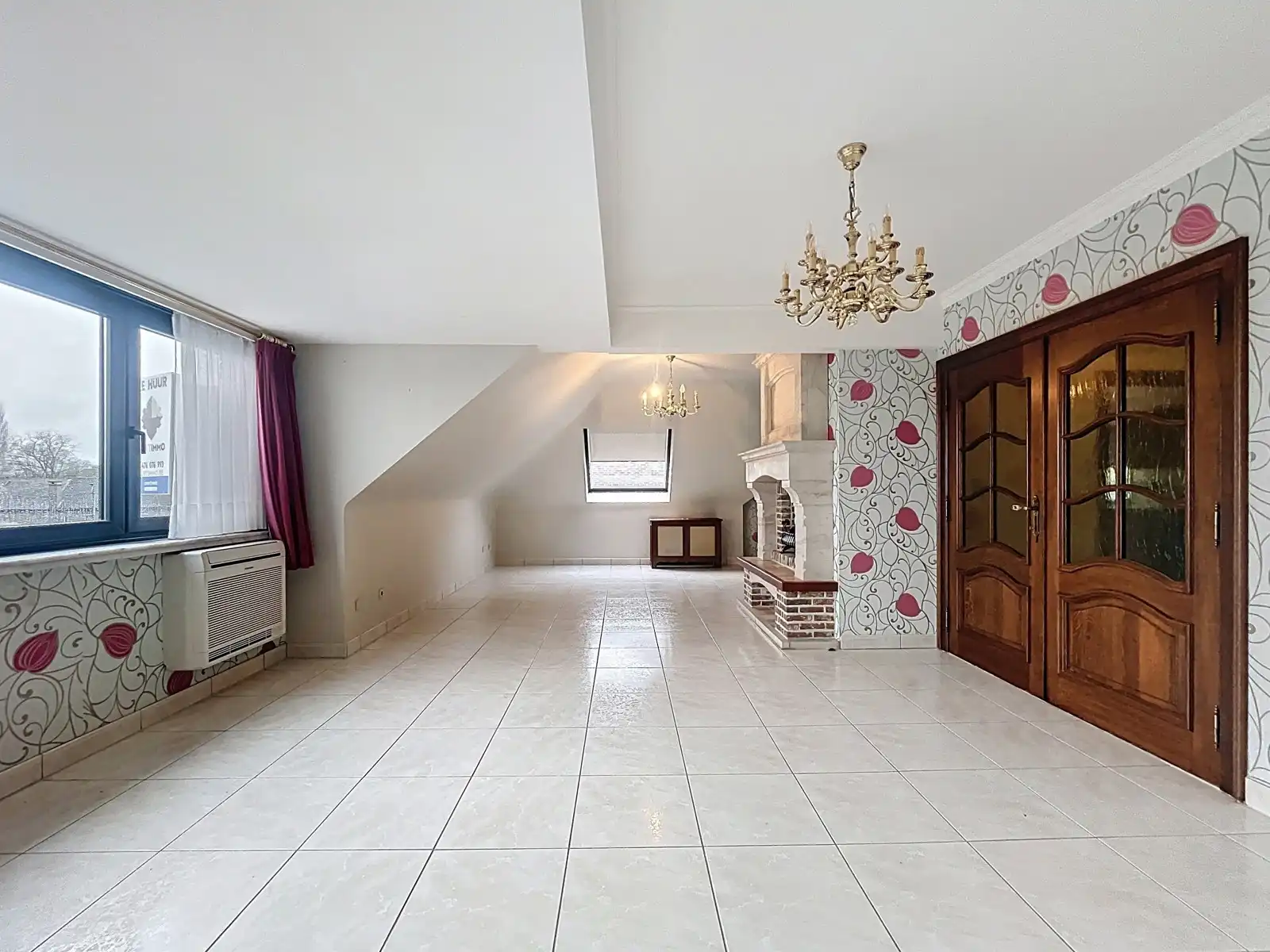 Centraal gelegen én Ruim dakappartement met 2 SLPK! foto 2