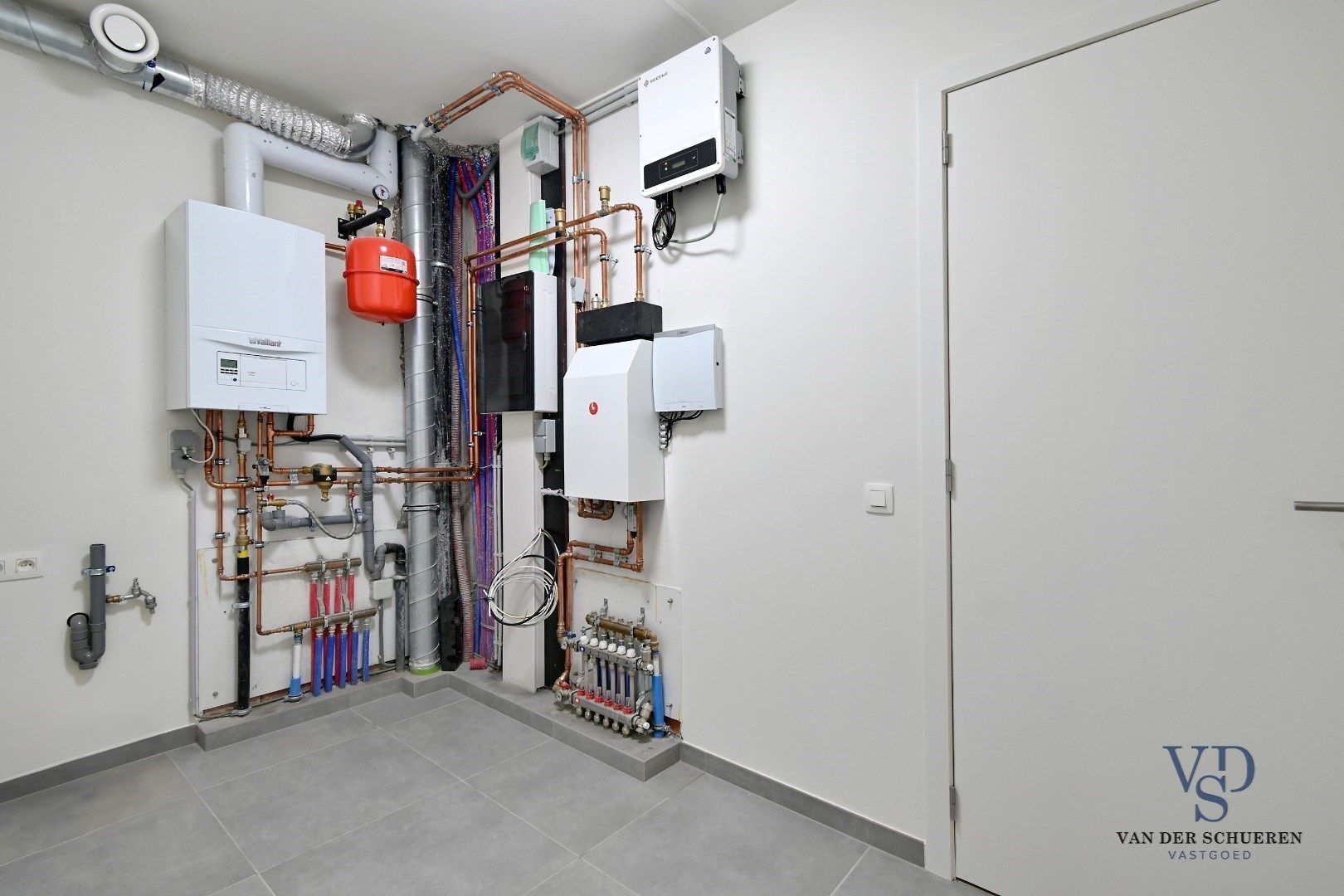 Uitzonderlijke BEN-woning nabij Tiegembos. foto 14