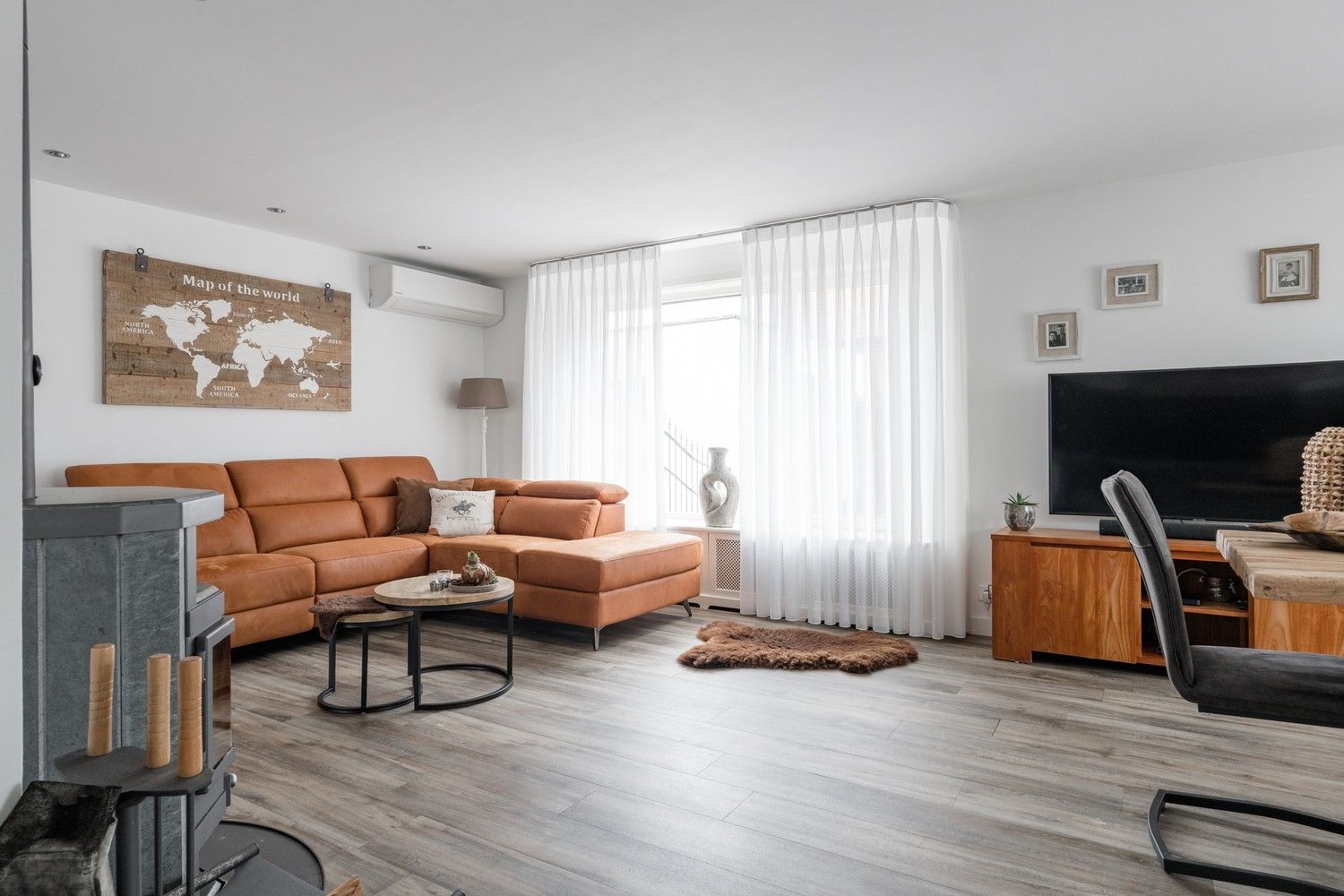 Vrijstaande woning met prachtig uitzicht op weilanden, rustige ligging nabij de Nederlandse grens! foto 5