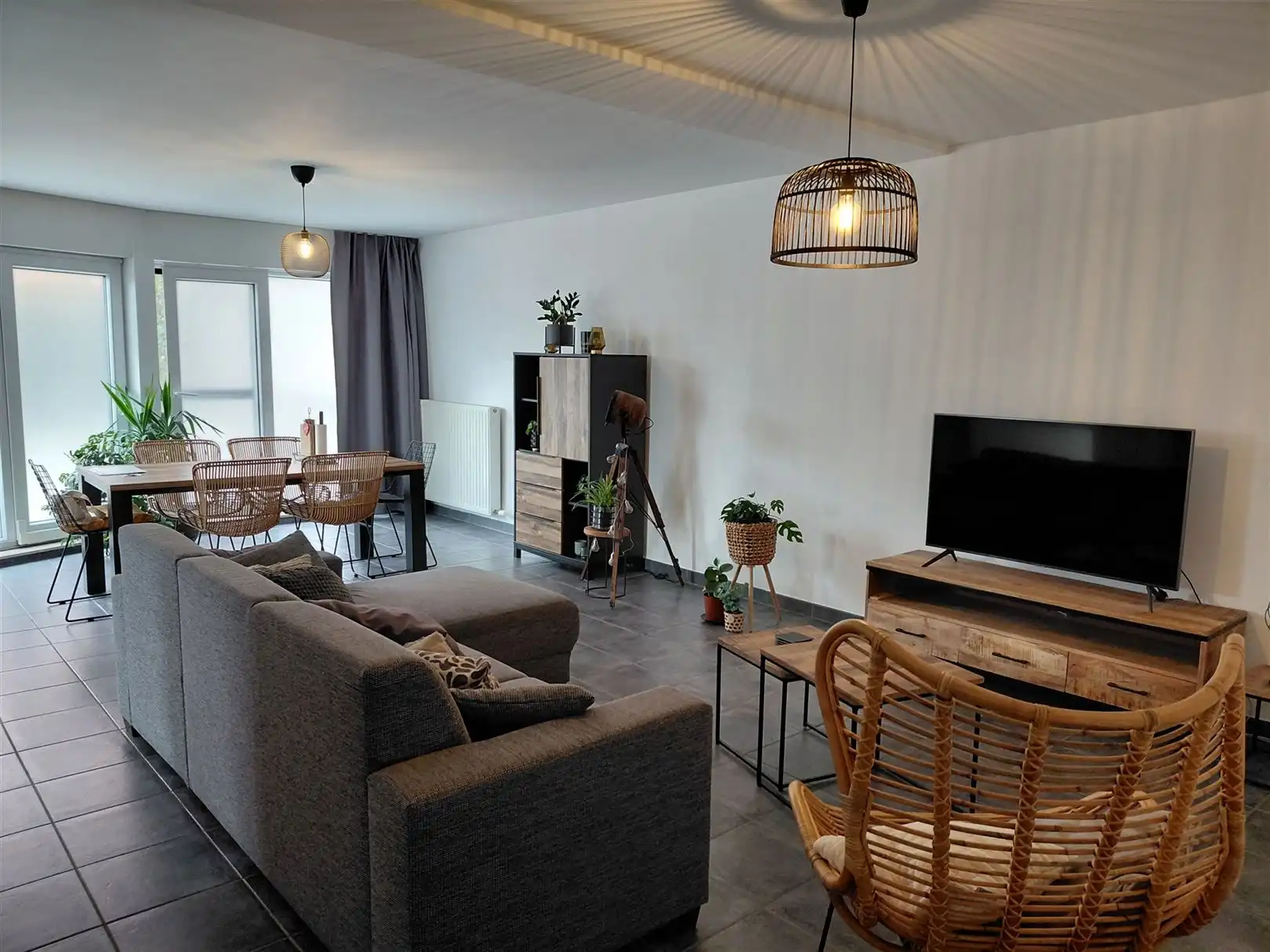 TE HUUR: Appartement met 1 slaapkamer en dressing te Heusden! foto 4