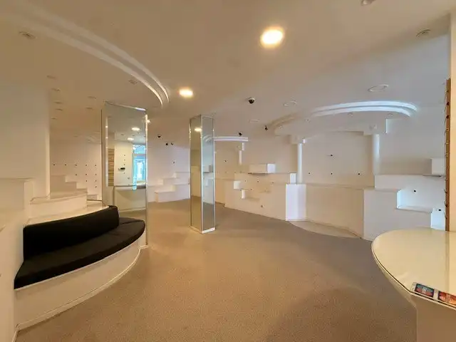 Handelspand te huur op toplocatie in het centrum van Maaseik. foto 10
