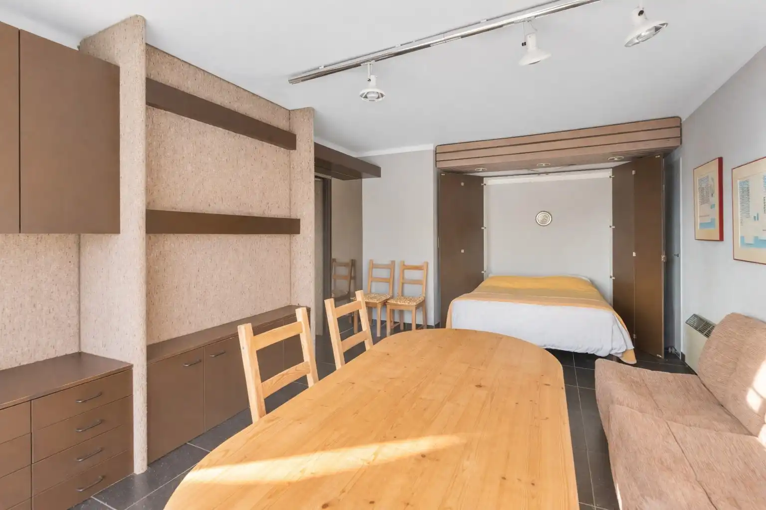 Zeer zonnige studio met open zicht, gelegen vlakbij de Zoutelaan en de Dumortierlaan. foto 4