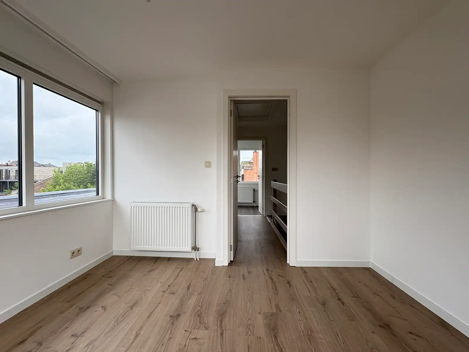 Verzorgde duplex met 1 slaapkamer en bureau foto 14