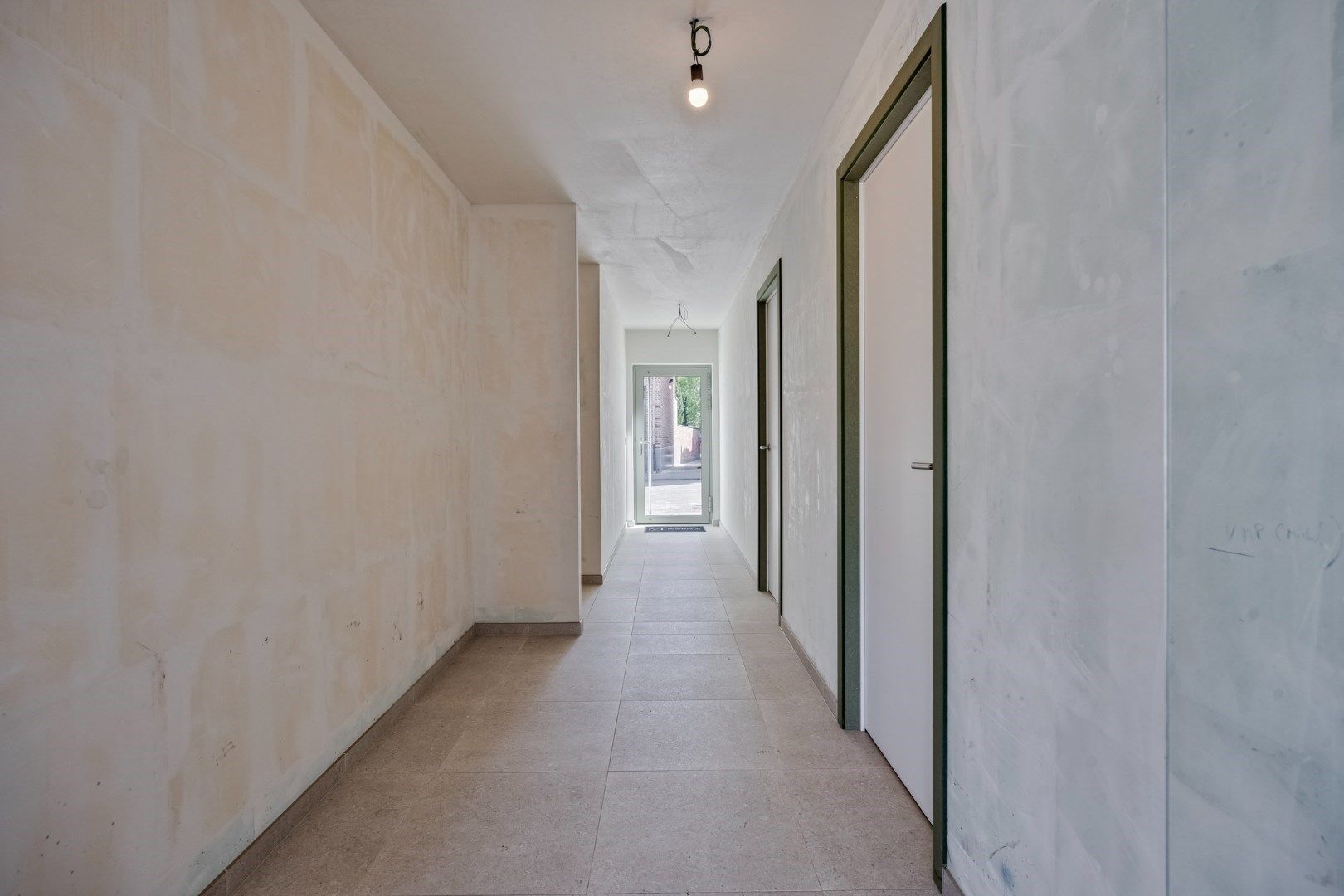 Luxueus gelijkvloers 3-slaapkamerappartement met tuin en terras! 6% BTW mogelijk  foto 9