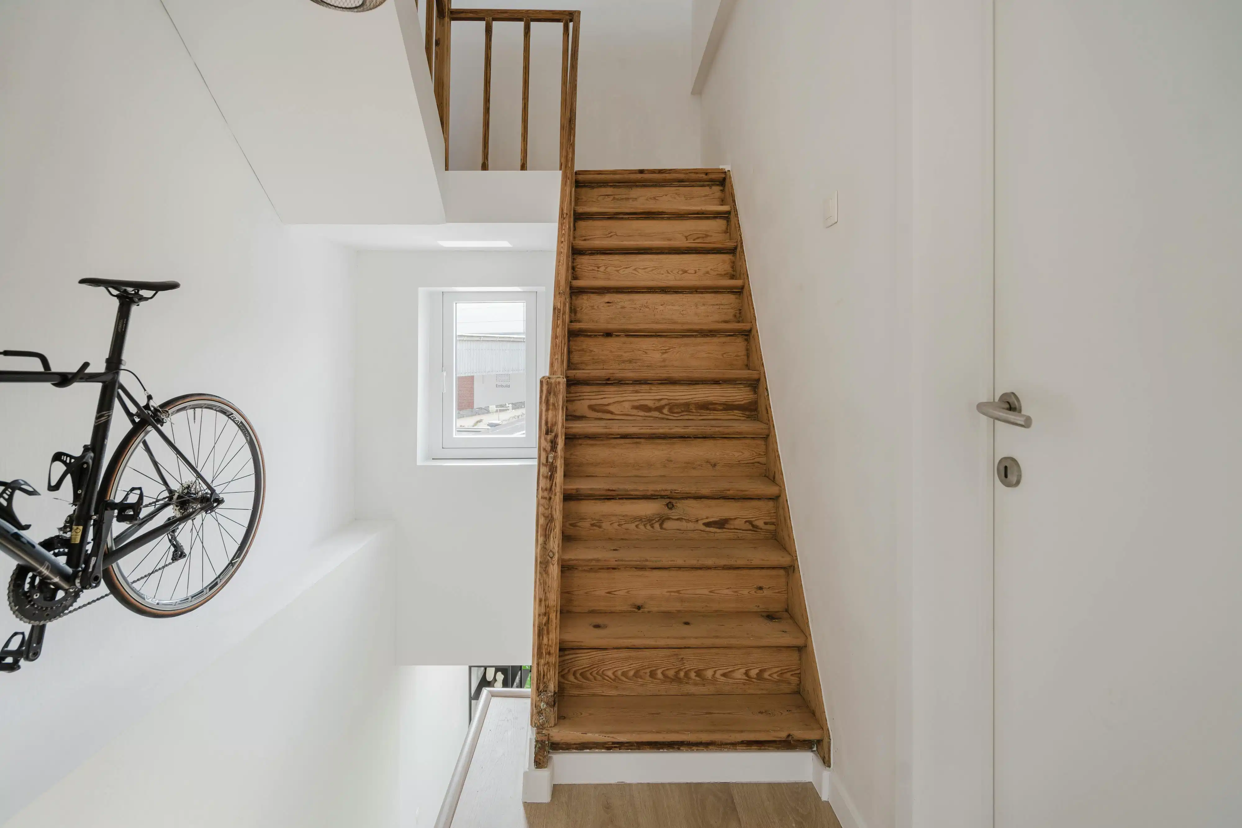 Instapklare woning te koop in Heule, nabij centrum Kortrijk! foto 13