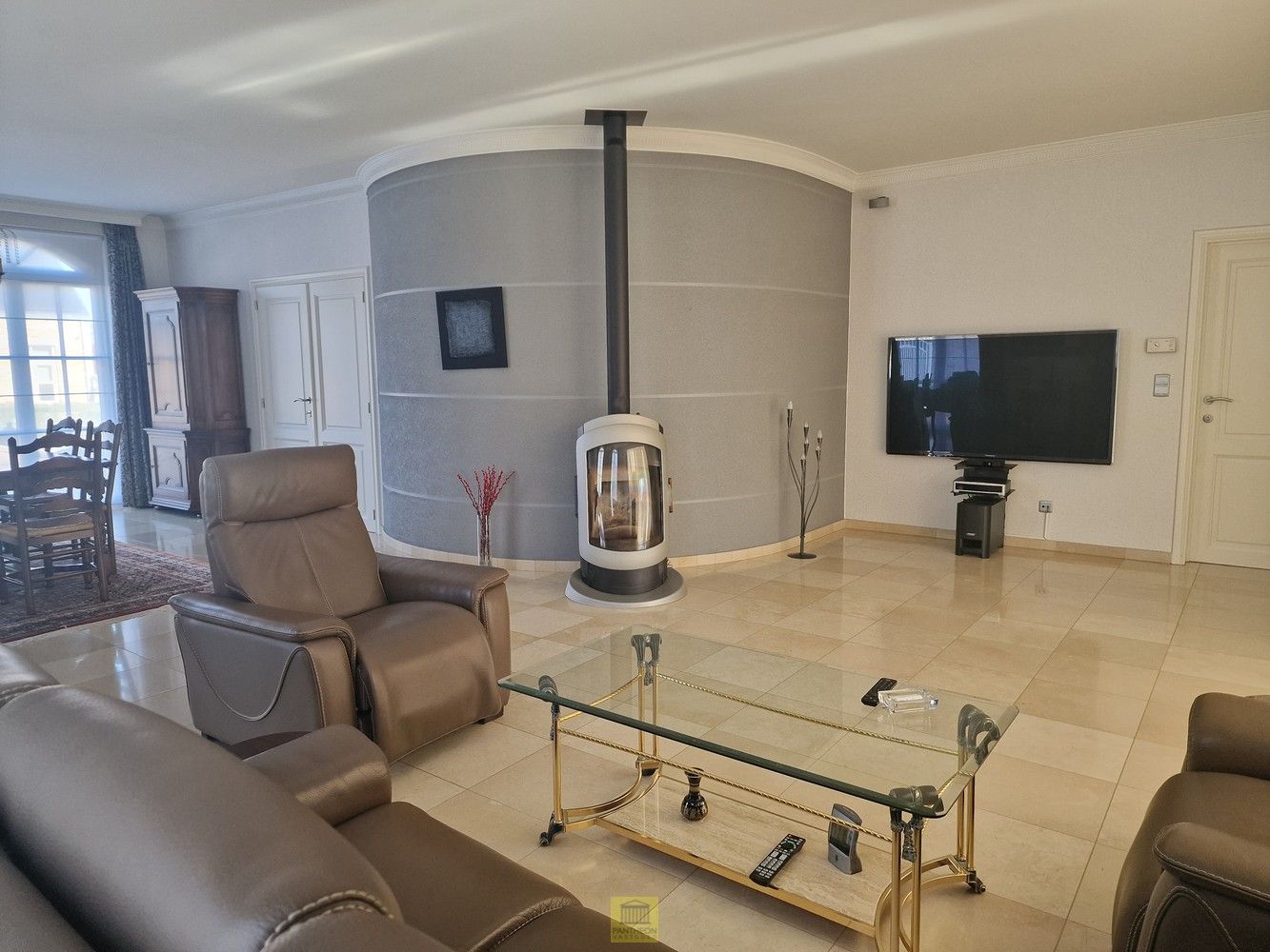 Charmante ruime villa in rustige, doodlopende straat foto 7