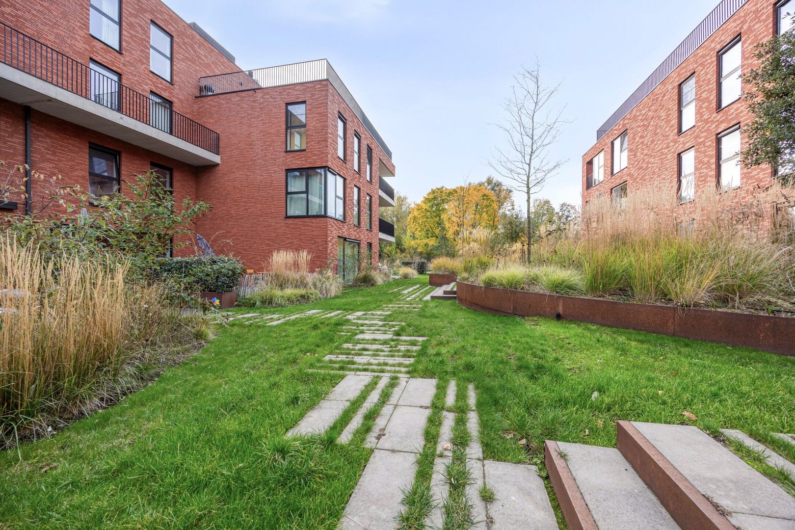 RECENTE, INSTAPKLARE DUPLEXWONING (2022) MET 3 SLPKS - 3 BADK - RUIM TERRAS - GEM. TUIN foto 25