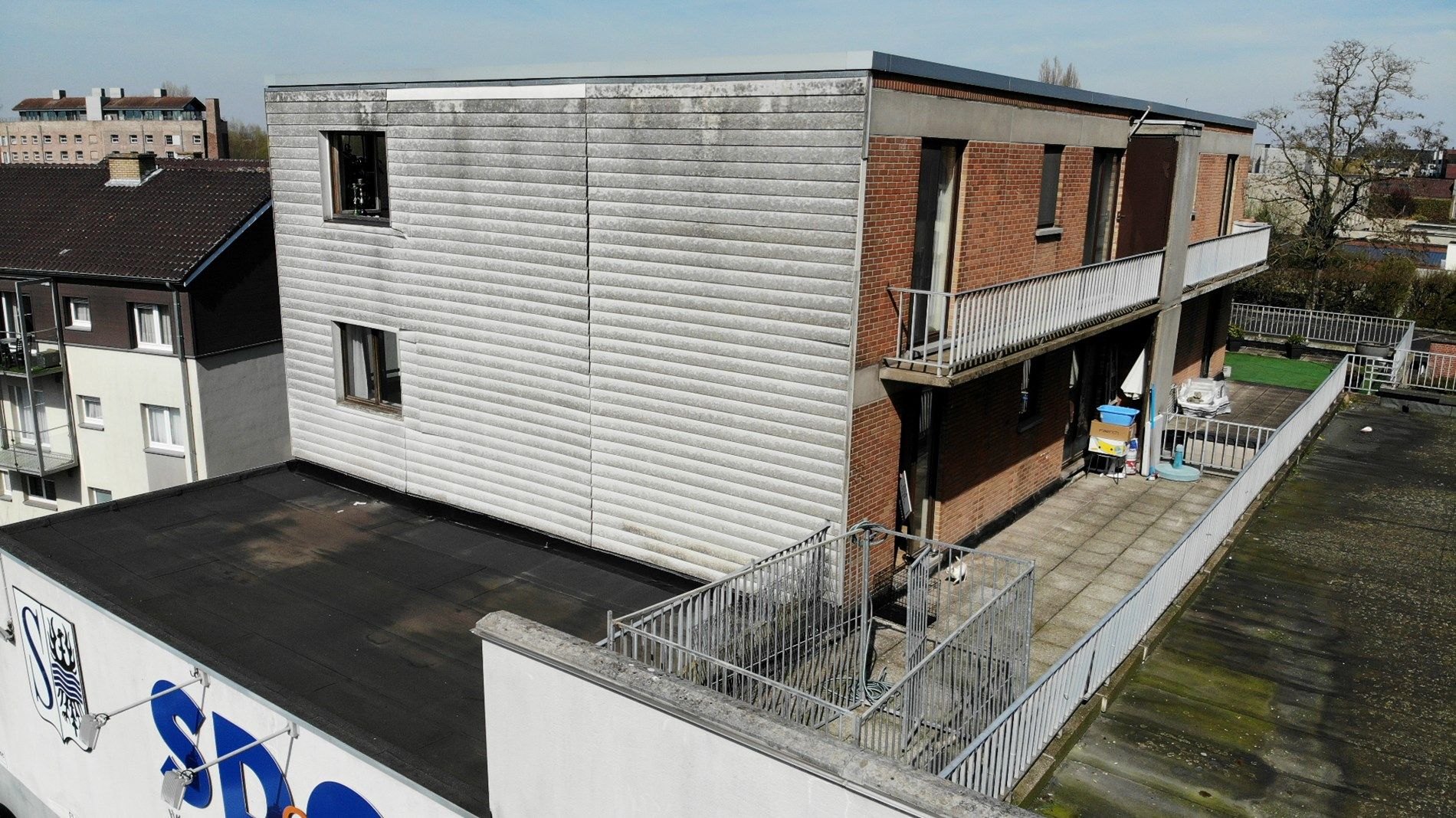 Ruim en lichtrijk 2-slaapkamerappartement te Harelbeke te koop! foto 16