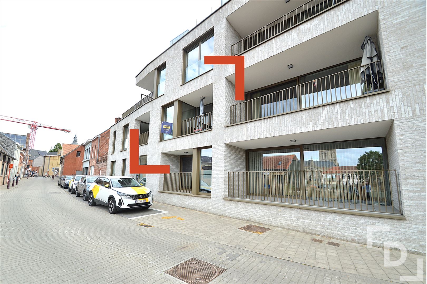 Appartement te huur in centrum Poperinge met staanplaats. foto {{pictureIndex}}
