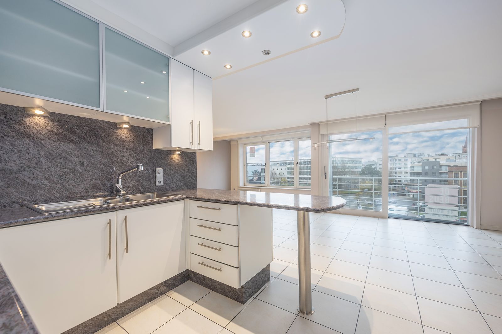 Royaal appartement met een zonnig terras op een toplocatie foto 6