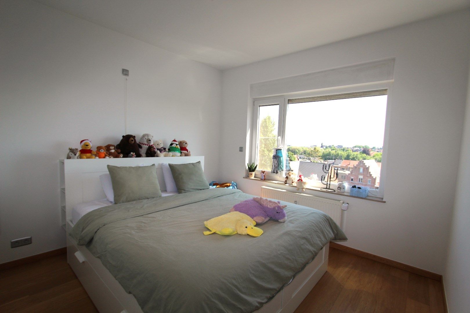 RUIM APPARTEMENT MET 3 SLAAPKAMERS foto 10