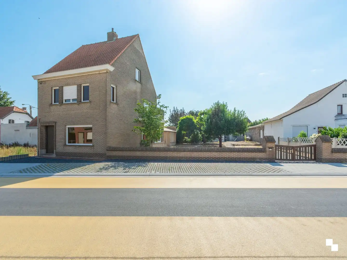 Ruime, te renoveren woning in het mooie Asper foto 25
