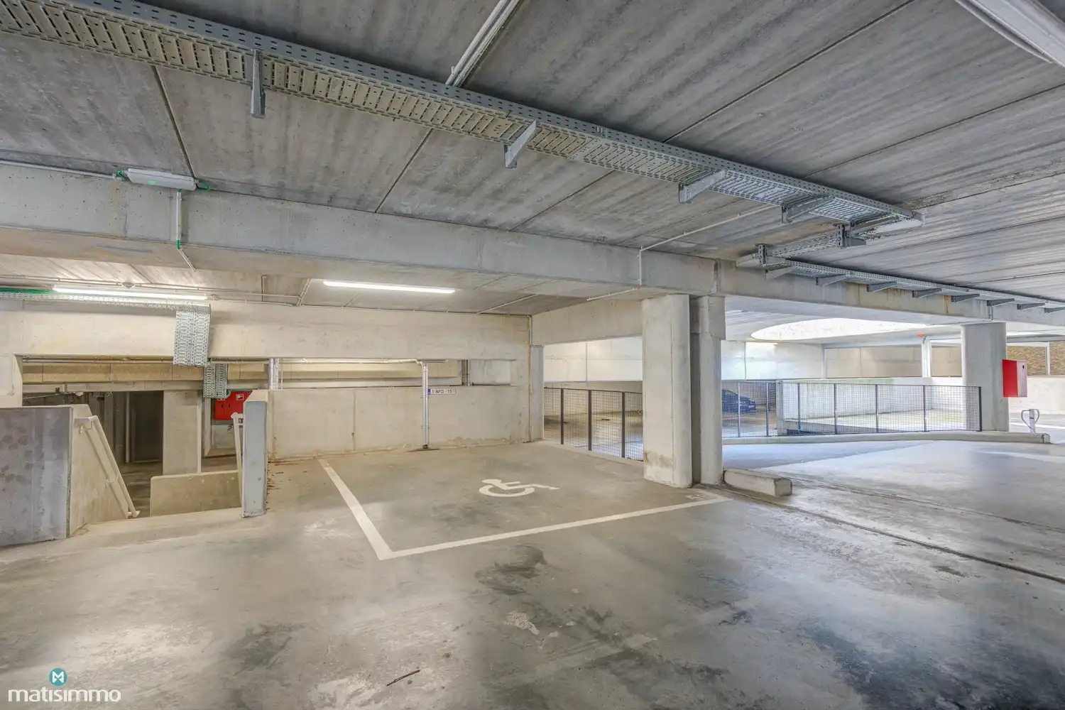 MODERN AFGEWERKT APPARTEMENT MET OVERDEKT TERRAS, KELDERBERGING EN RUIME AUTOSTAANPLAATS NABIJ HASSELT CENTRUM foto 21