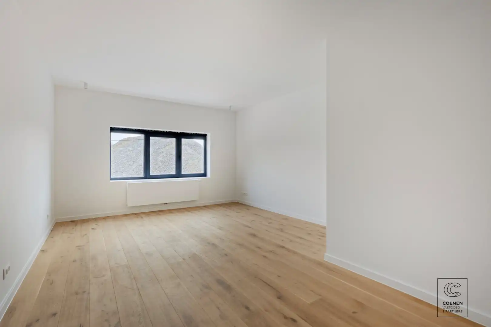 Prachtig gerenoveerde woning met 4 slpk, 2 badkamer en riante tuin op een toplocatie te Rijmenam! foto 13