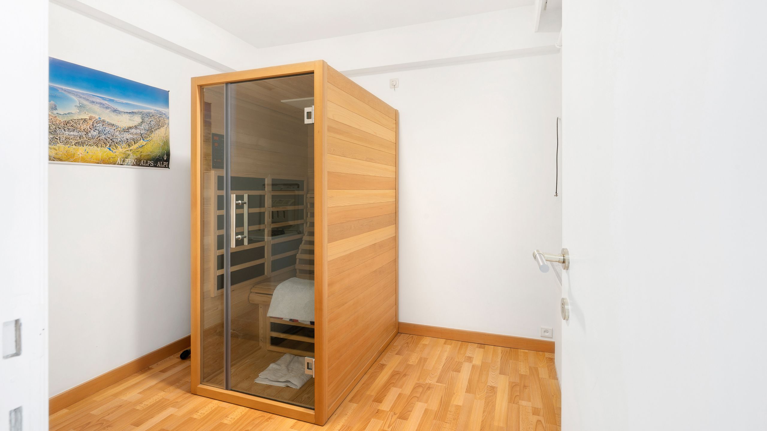 Ruim 3-slpk appartement met vrij uitzicht op de Koningslaan  foto 19