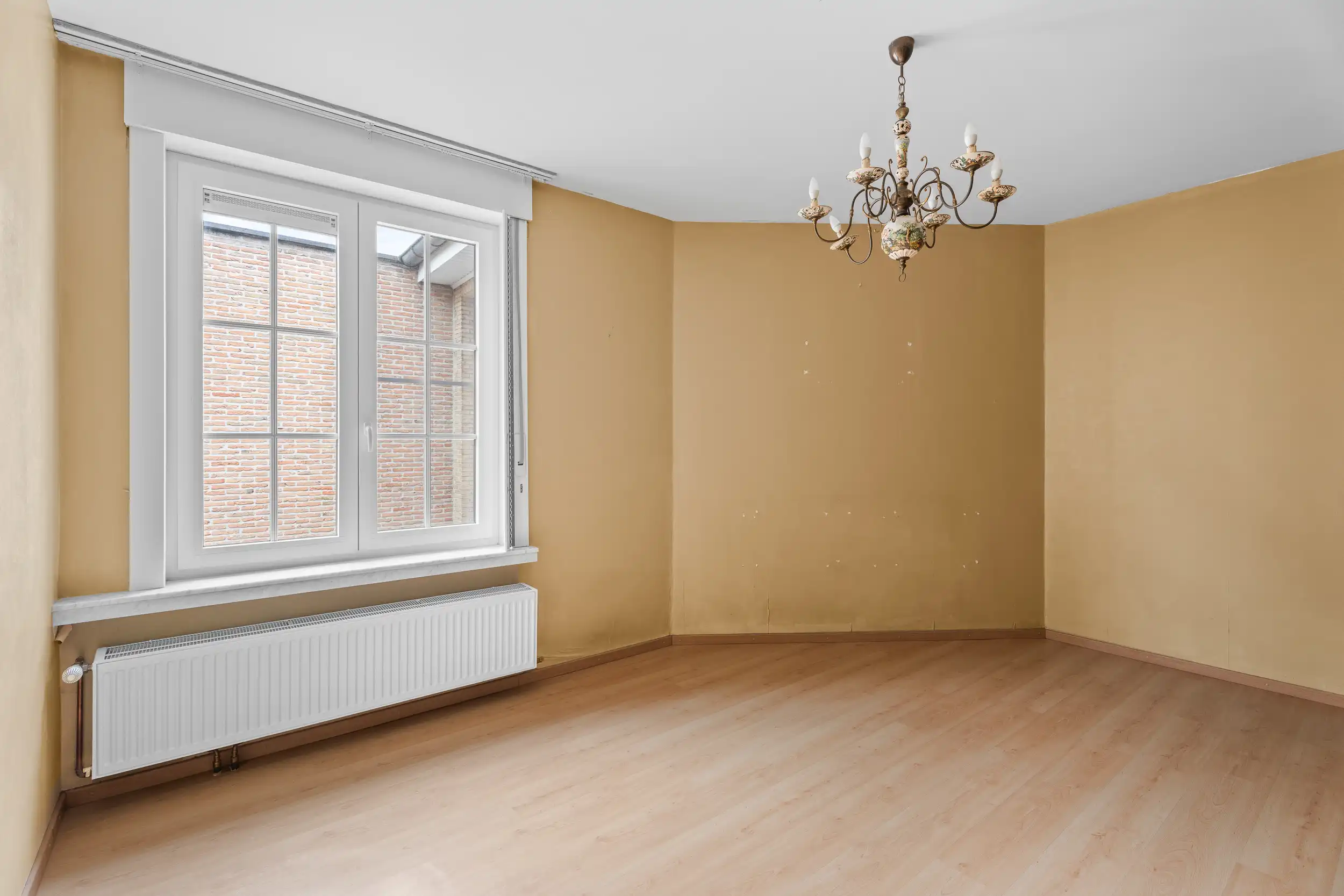 Ruime bungalow met magazijn op 1.101 m² grond foto 5
