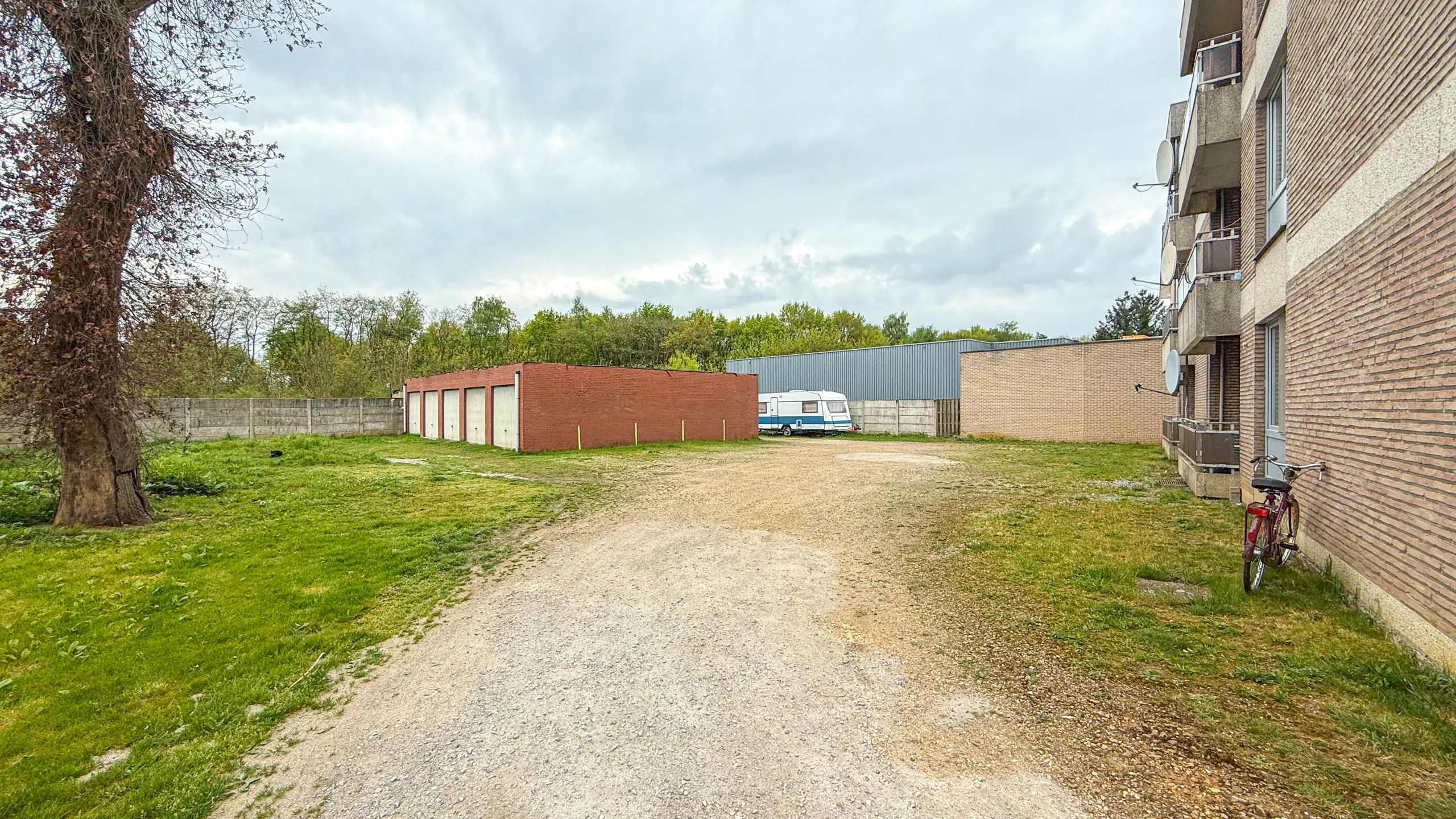 Ruim appartement met garage op topligging in Heusden-Zolder! foto 28